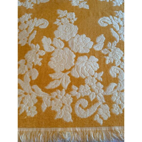 Vintage Cannon Monticello yellow and gold bath towel - Picture 2 of 5